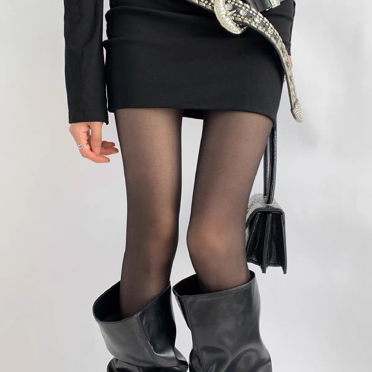 15D Silky Sheer Black Stockings – Natural Look Stretch Hosiery One Size